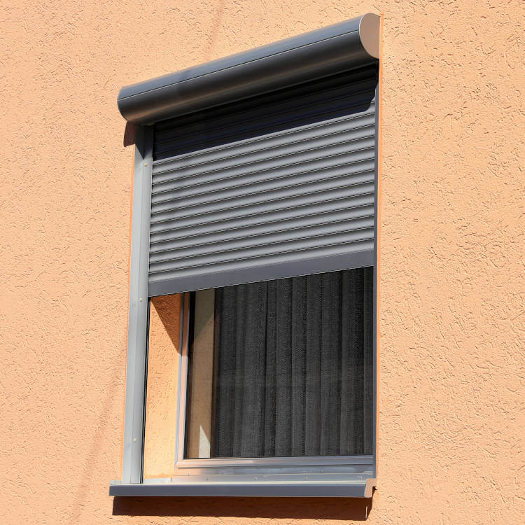 Persiana con cajón exterior